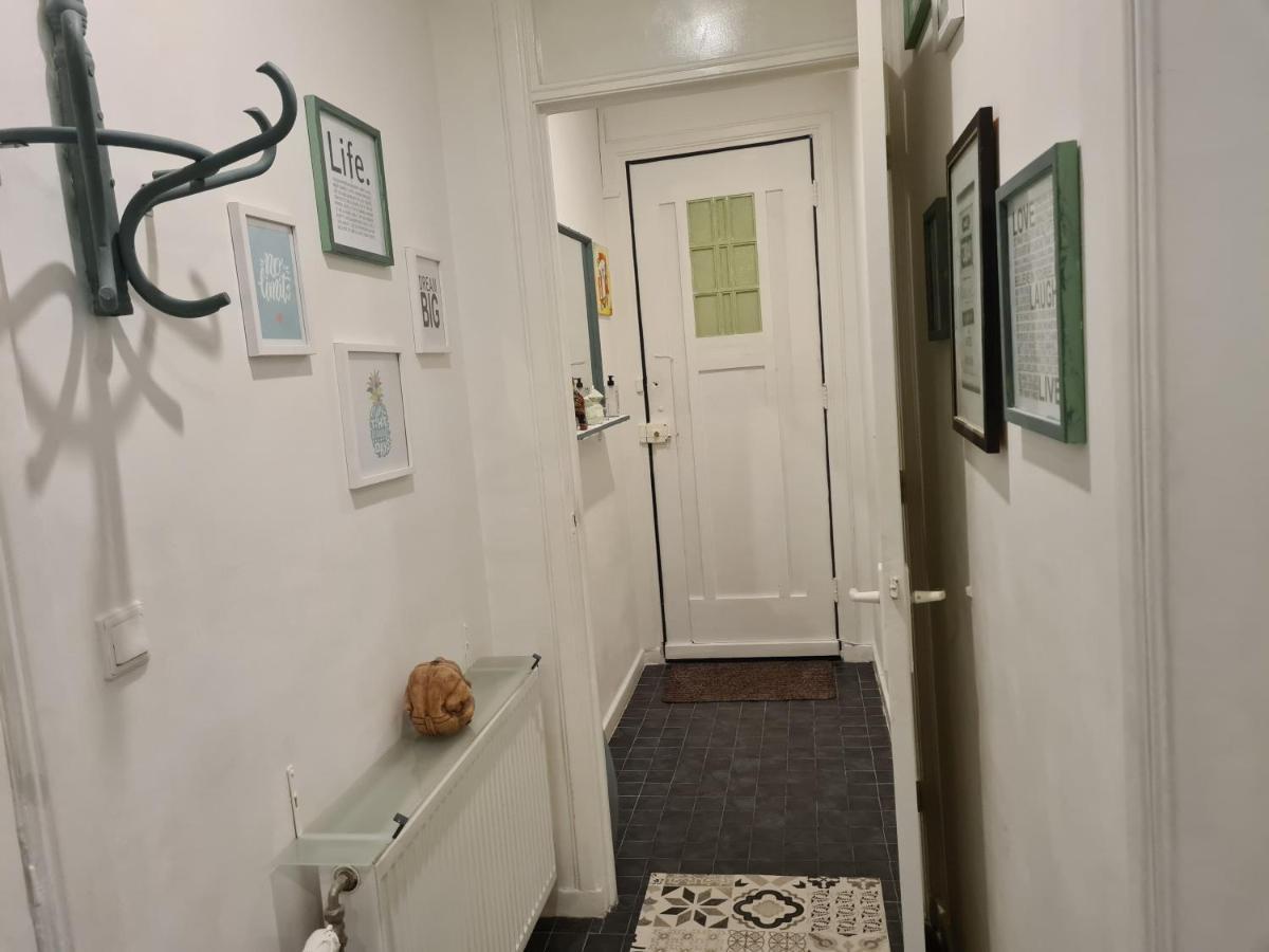 1 Bedroom 15 Min By Tram To Amsterdam Centre! Bagian luar foto