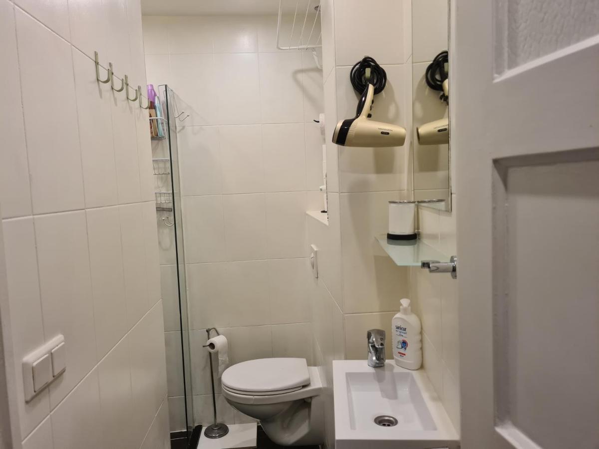 1 Bedroom 15 Min By Tram To Amsterdam Centre! Bagian luar foto