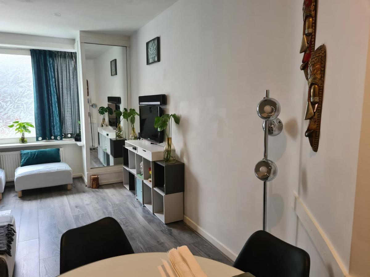 1 Bedroom 15 Min By Tram To Amsterdam Centre! Bagian luar foto