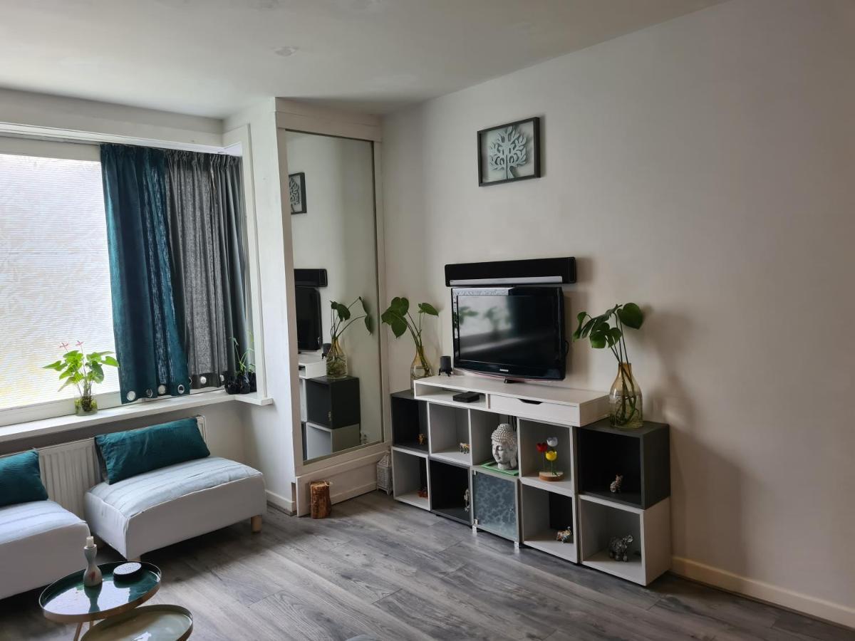 1 Bedroom 15 Min By Tram To Amsterdam Centre! Bagian luar foto